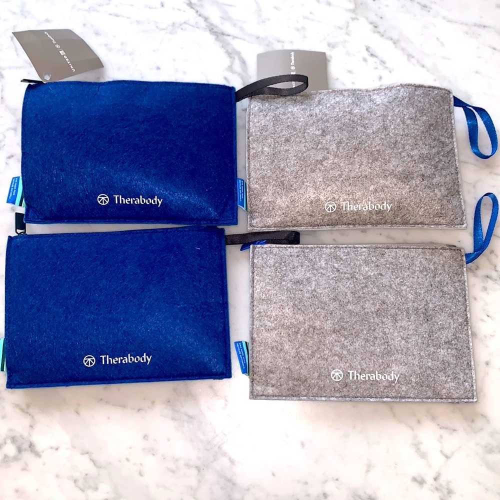 4 UNITED AIRLINES (UA) Premium Economy Class Travel Amenity Toiletry Bags